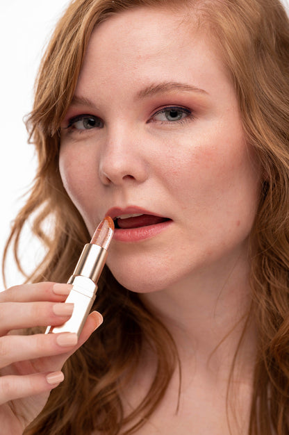 Color-Changing Flower Lip Gloss